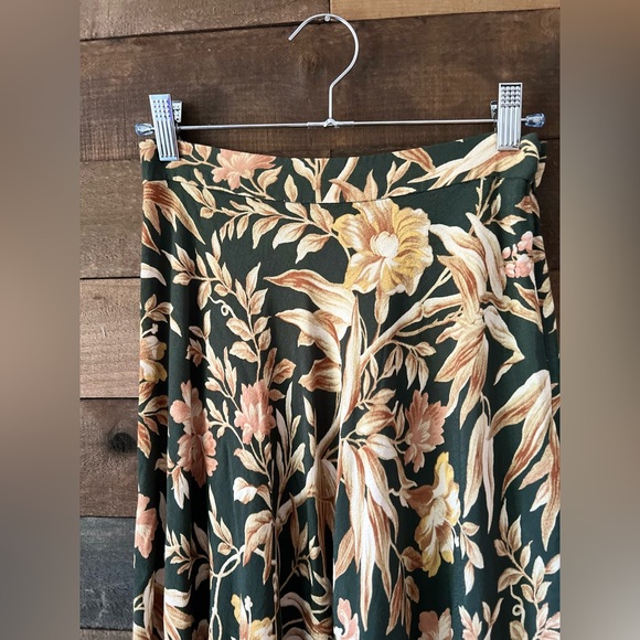 H&M Modern Dark Green & Brown Floral Circle Skirt Tagged Size 4 - Picture 7 of 8